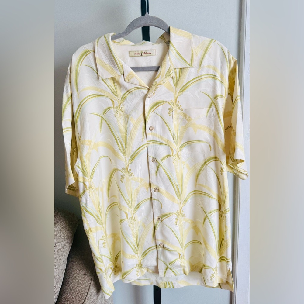 Tommy Bahama‎ Cream Green and Yellow Foliage Print Shirt 100% Silk